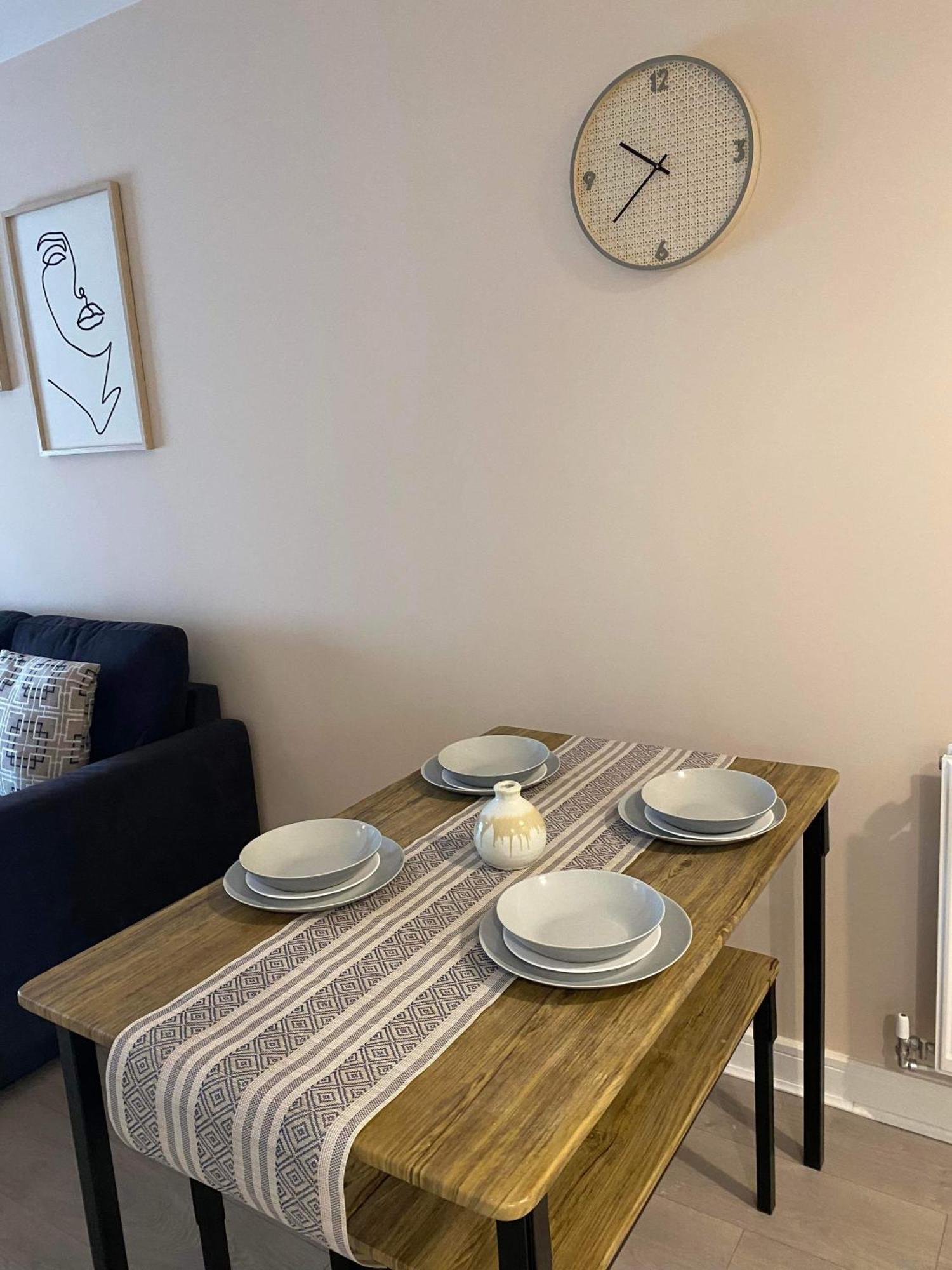 Crawley 2Bed Apartament Close To Gatwick Airport Copthorne  Exterior foto